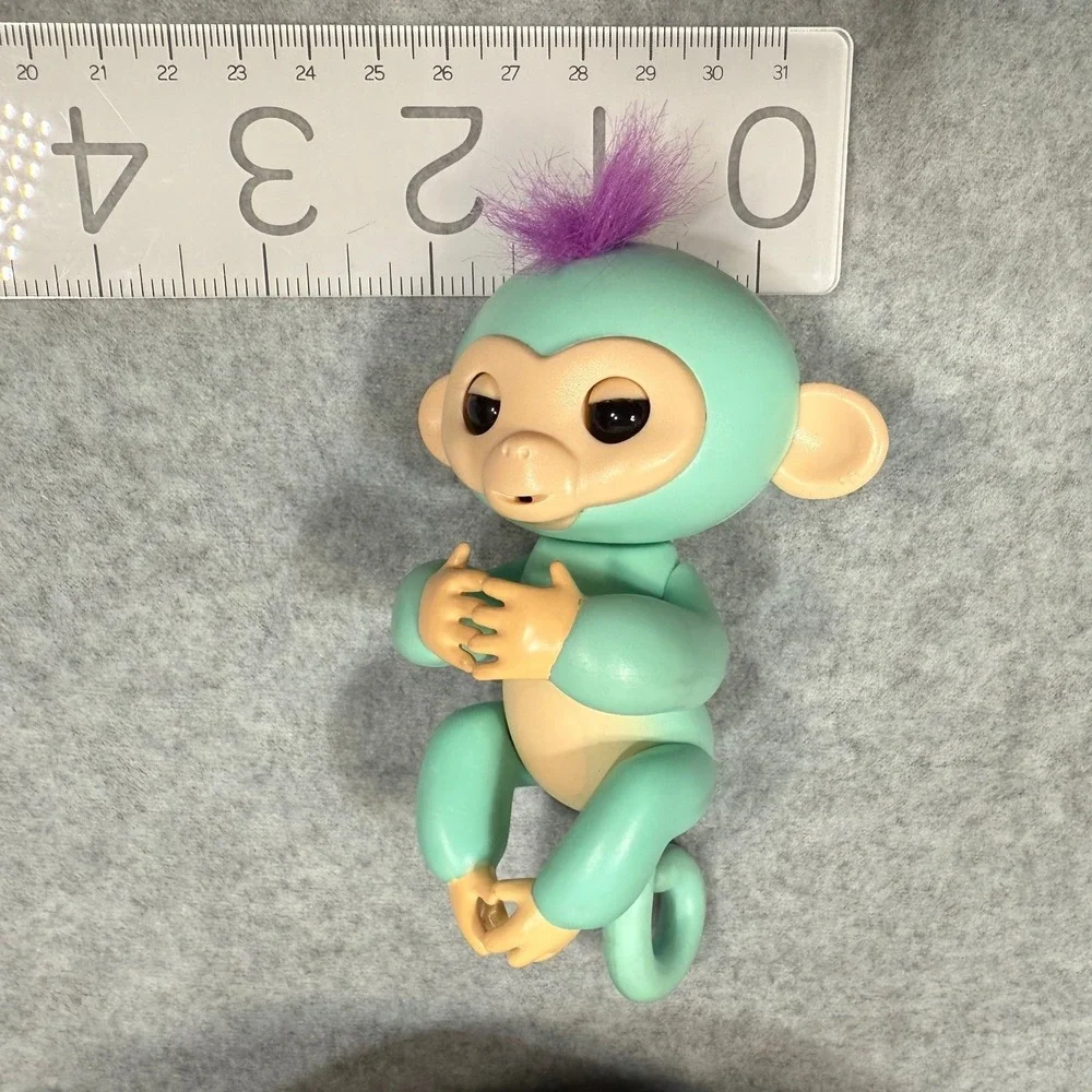 WowWee Fingerlings‎ Interactive Baby Monkey Teal Purple Hair Talking Toy 2016